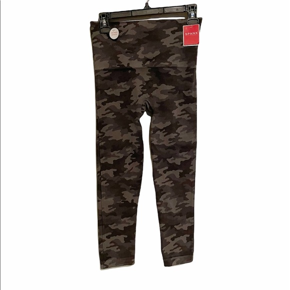 SPANX Look At Me Now Seamless Cropped Leggings NWT - Picture 3 of 8